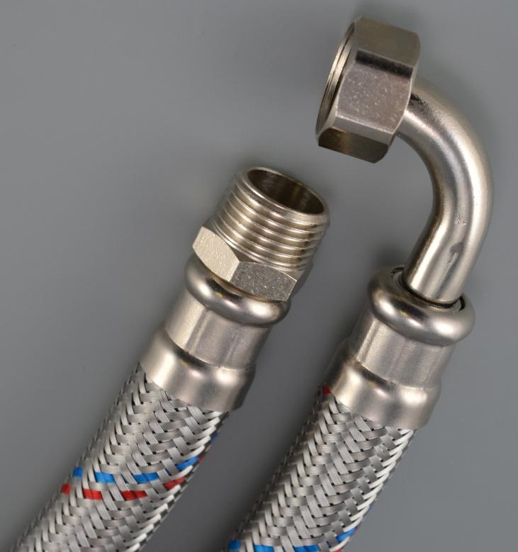 Шланг д/воды с углом 0,4 гш 3/4" нерж 20мм Монофлекс ГИГАНТ CODO