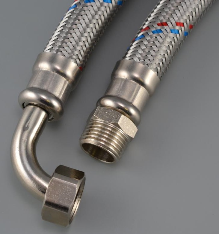 Шланг д/воды с углом 0,3 гш 3/4" нерж 20мм Монофлекс ГИГАНТ CODO